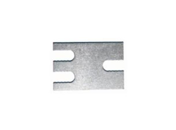 ETSI-brakett for 19" 1U hyller/paneler 25 mm bred, lev. uten skruer og muttere