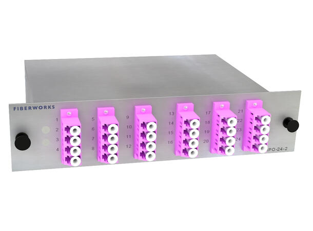 24-port MPO mounted fan-out, rear access 2x MPO12(f) to 12x LC/PC, 50/125µm OM4. 
