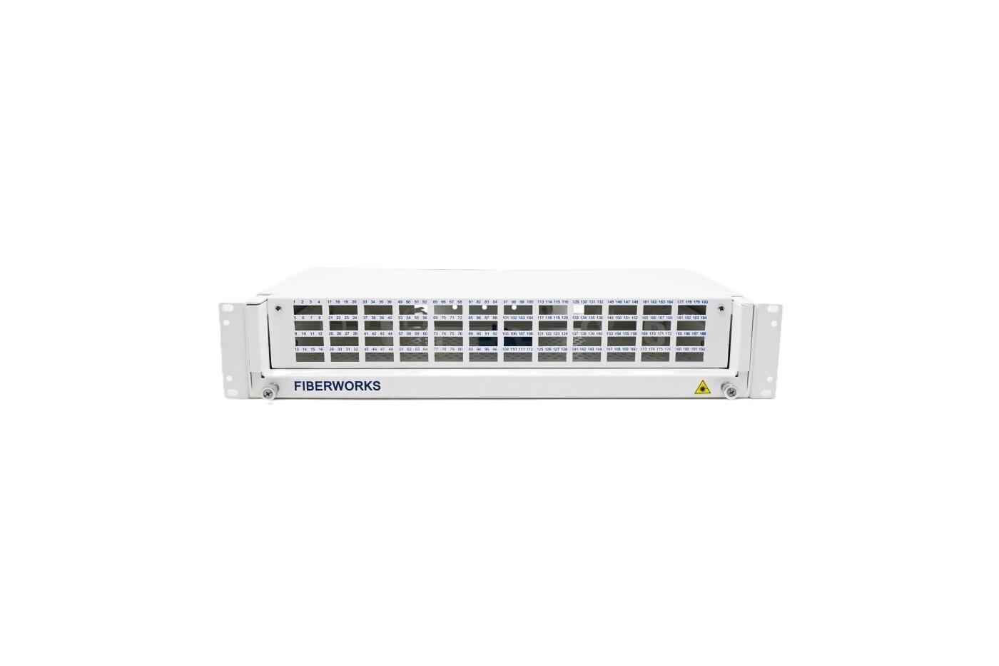 SP-FP20-48LCQ-EMPTY Fiberworks AS 6918851 19&quot;/ETSI 2U panel for 48 LC-QUAD (192F) Teleskopskinner, med installasjonssett