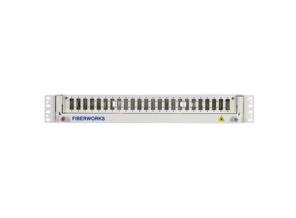 Panel 1,5U 19"/ETSI for 24xSC-DPX (48F) Teleskopskinner. Med installasjonsett 
