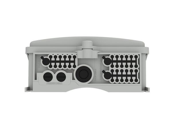 Veggboks inne/ute 72 skjøter, IP55 med skjøtekassetter og 24xSC/APC adapter 