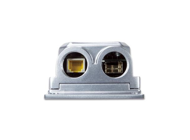 Industriell vanntett IP67 Mediakonverter 100/1000Base, PoE+ 802.3at, RJ45 og SFP