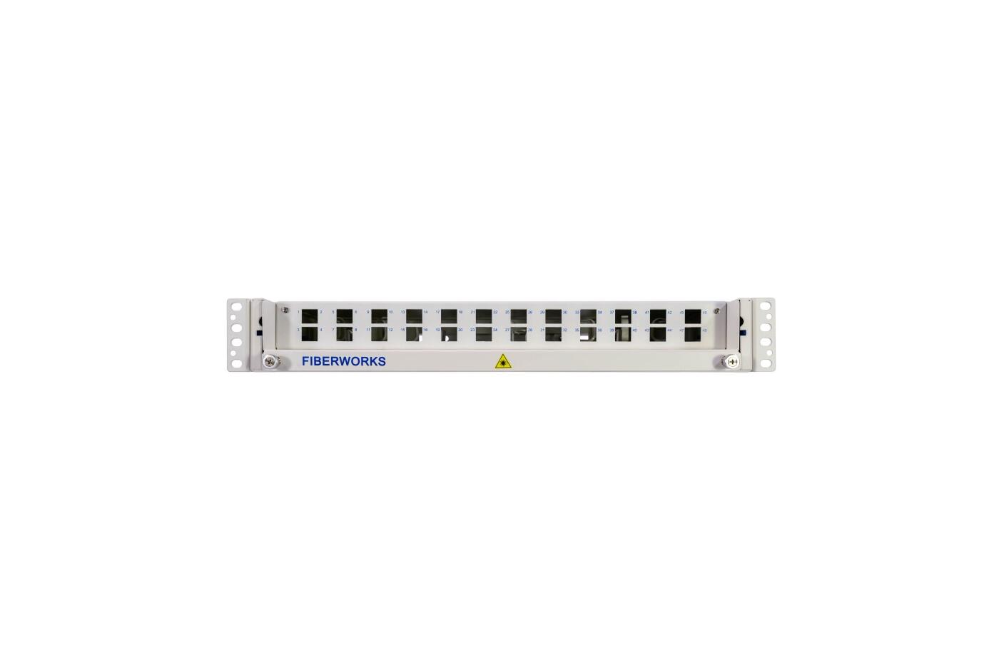 SP-FP15-24E20-E Fiberworks AS  Panel 1,5U 19&quot;/ETSI for24xE2000-DPX(48F) Teleskopskinner. Med installasjonsett